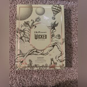 r.e.m. beauty x Wicked Ozdust Eyeshadow Palette - 0.77oz - Ulta Beauty